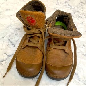 Palladium Women’s Baggy Hiking Boots 7 Like New